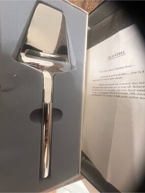 18/8 stainless steel cheese slicer